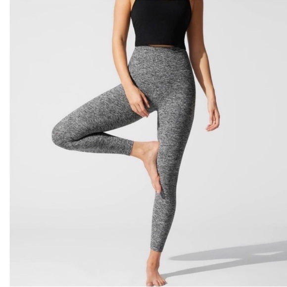 Beyond Yoga Classic Spacedye 7/8 Leggings Cropped Gray
Size Small Women’s - Picture 1 of 8